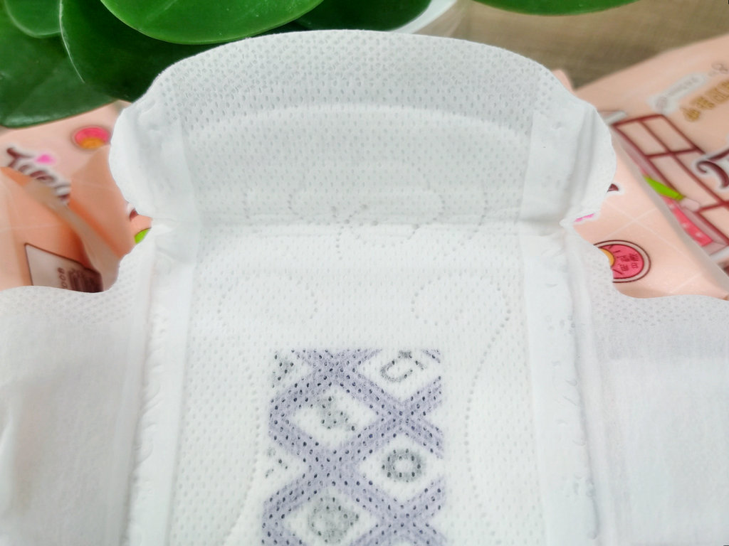 lady sanitary towel